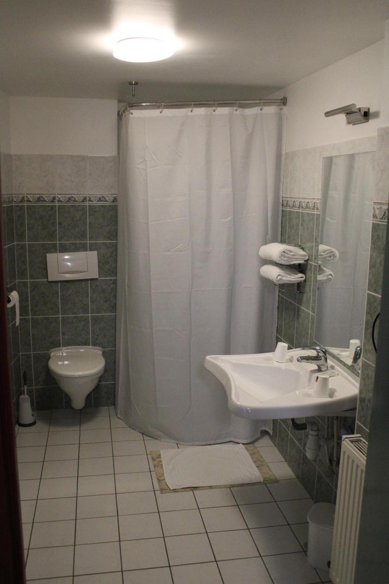 Chambres D'Hotes Du Colvert Forges-les-Eaux Ngoại thất bức ảnh